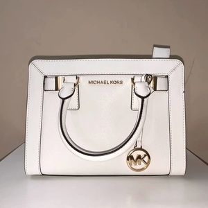 Micheal Kors purse